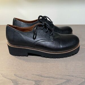 Bueno Andi Lug-Sole Chunky Preppy Lace Up Loafer
